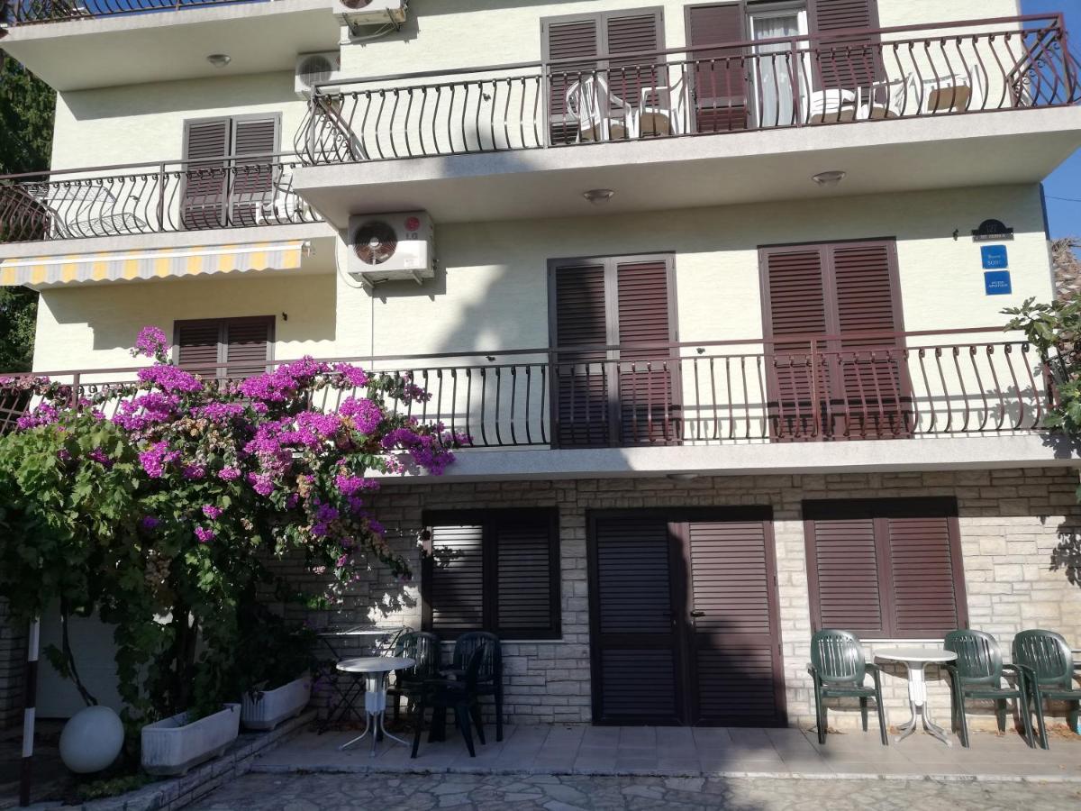 Danyja Apartments Sveti Filip i Jakov Luaran gambar